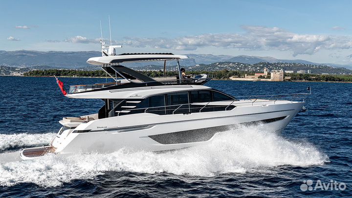 Моторная яхта Fairline Squadron 68