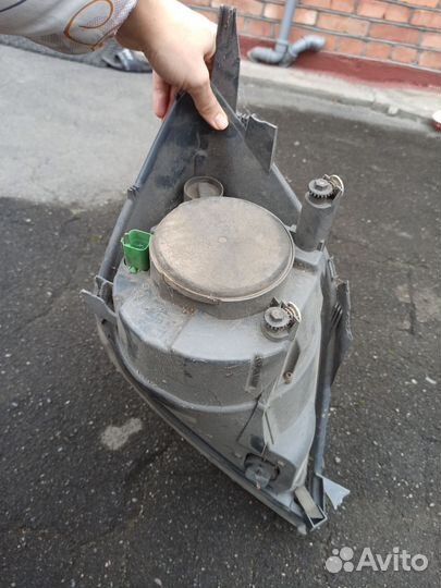 Фары на Ford Fiesta 2007