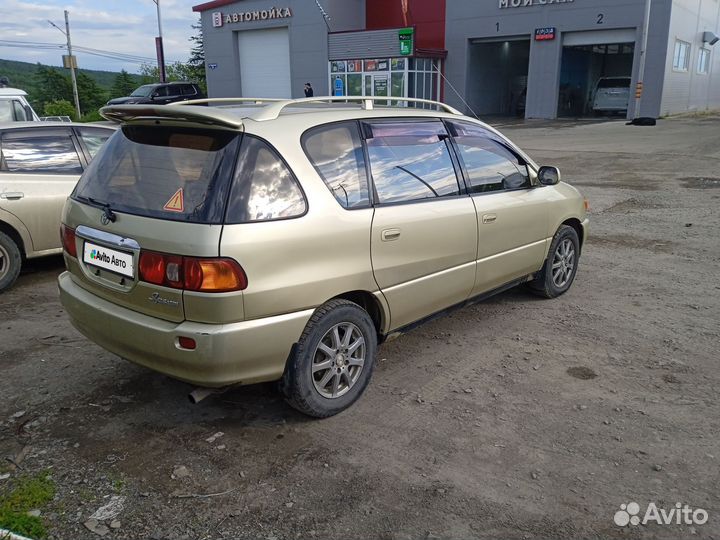 Toyota Ipsum 2.0 AT, 2001, 220 000 км