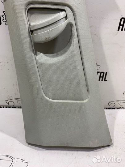 Накладка центральной стойки левая Volkswagen Polo