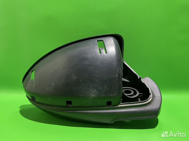 Корпус правого зеркала Chevrolet Cruze