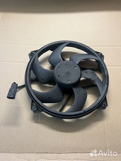 Вентилятор охлаждения двигателя Citroen C4