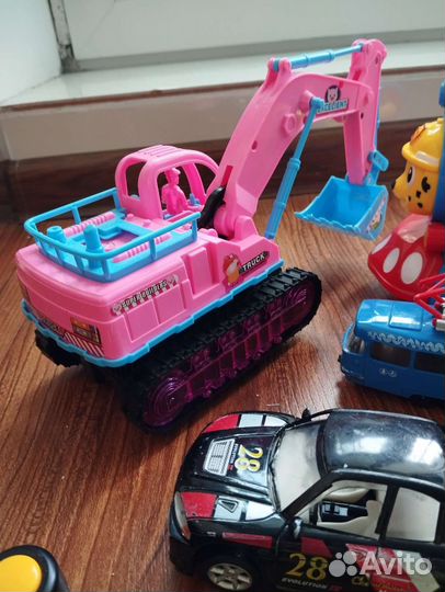 Игрушки коробкой Машинки
