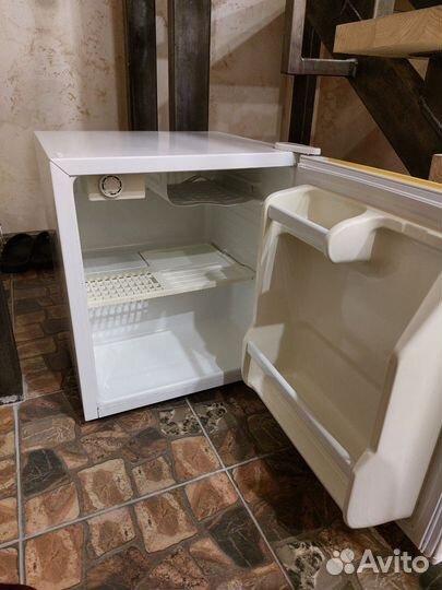 Холодильник маленький