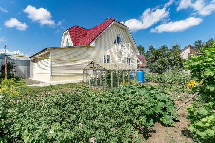 Дом 196 м² на участке 10 сот.