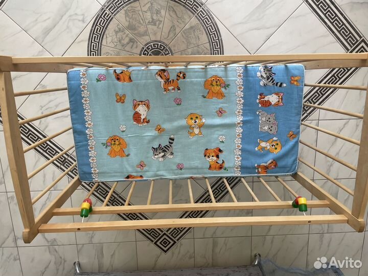 Детская кроватка