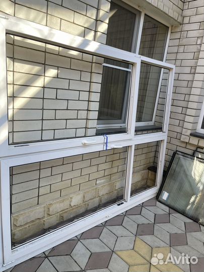 Дверь пластиковая с окном