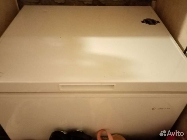 Морозильный ларь с глухой крышкой