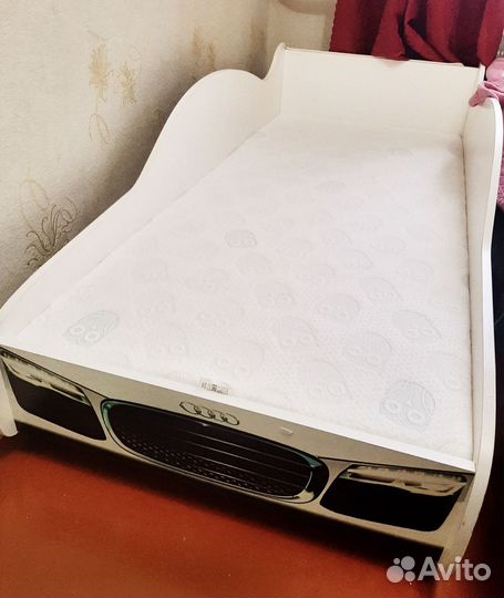 Кровать-машинка с матрасом