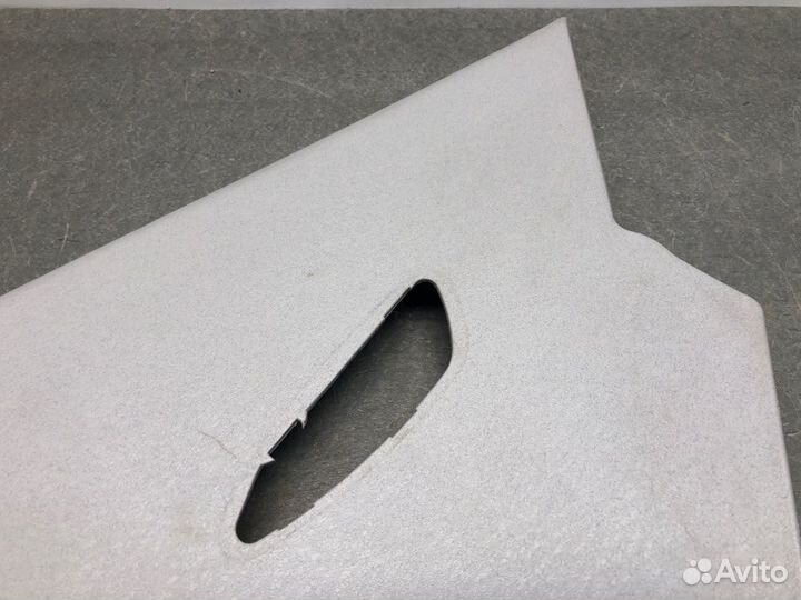 Обшивка стойки задняя левая Mitsubishi Carisma