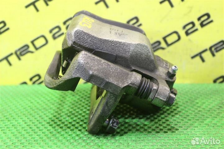 Суппорт тормозной передний левый Honda Vezel RU3