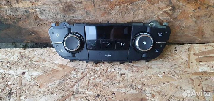Блок управления климатом Opel Insignia 2008-2017