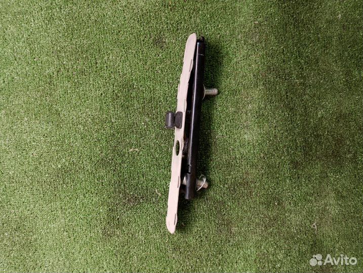 Механизм регулировки ремня безопасности Renault