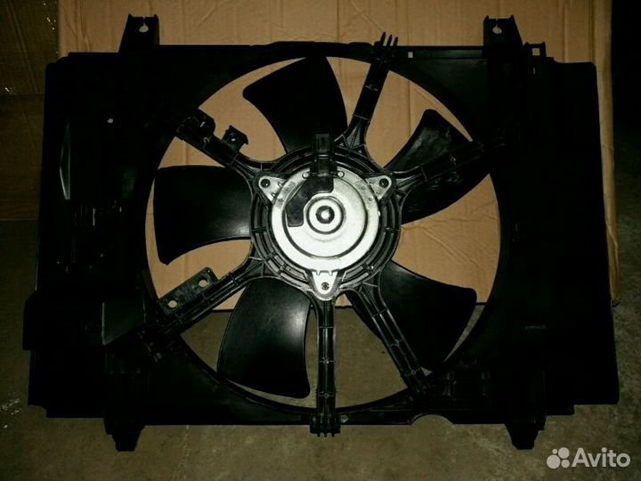 Диффузор радиатора Ниссан Жук Тиида Сэнтра 21481ED