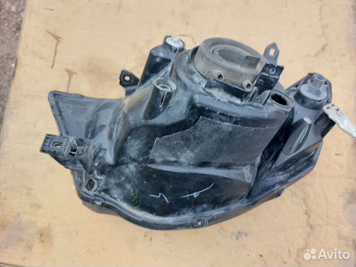 Фара правая Mitsubishi L200 KB 2006-2016