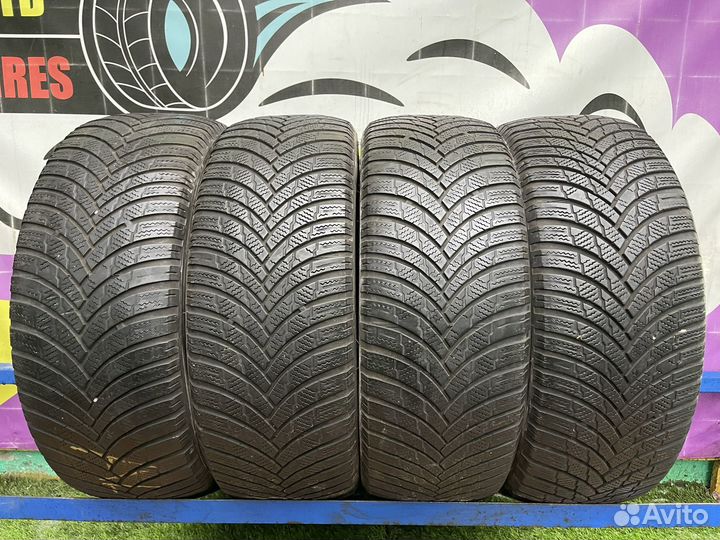 Firestone Winterhawk 4 215/55 R17 98V