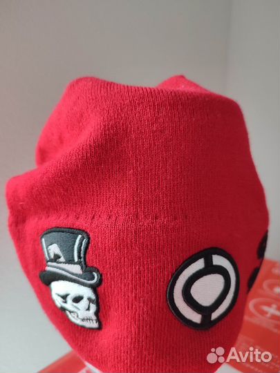 Шапка спортивная красная