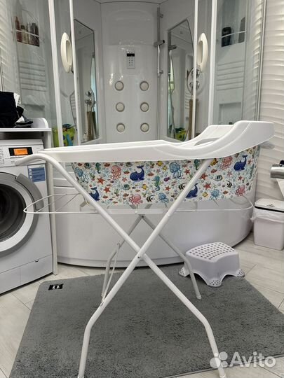 Детская ванночка для купания с подставкой