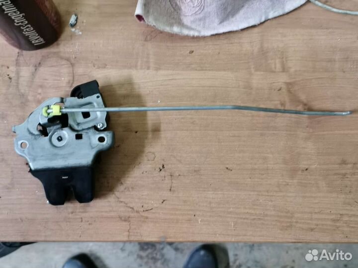 Замок багажника mitsubishi lancer 10