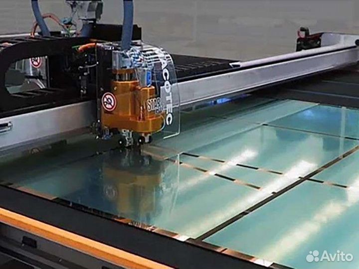 Резка стекла зеркал,Монтаж душевых огорождений