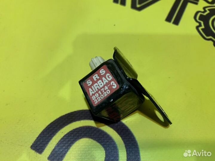 Датчик Airbag передний левый Toyota Vista ZZV50