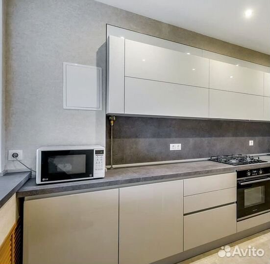 Кухонный гарнитур в современном стиле на заказ