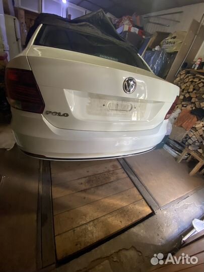 Запчасти на volkswagen polo седан бу