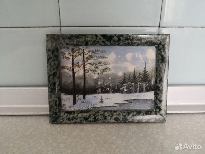 Картина в мраморной рамке из крошки камней натур