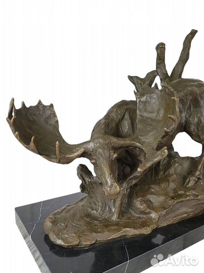 Скульптура лося из бронзы