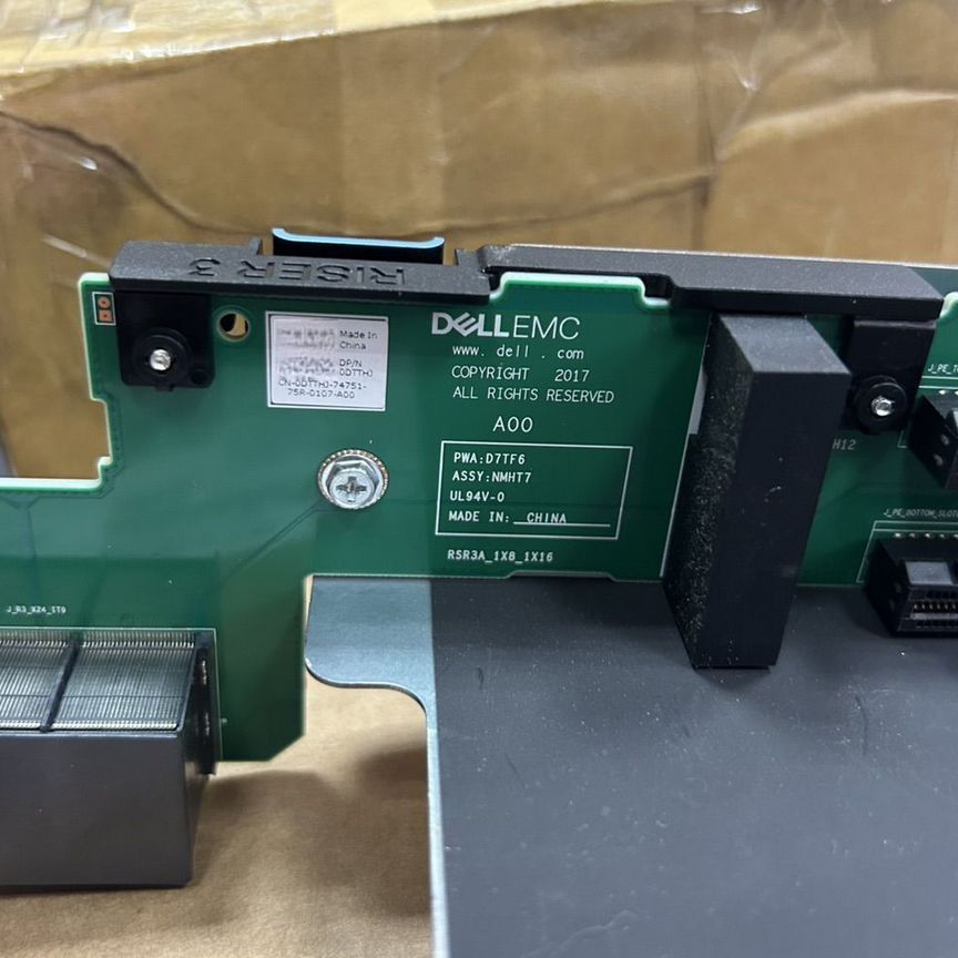 [0DTTHJ] Райзер Dell Emc Riser 3 Dtthj R740 0dtthj