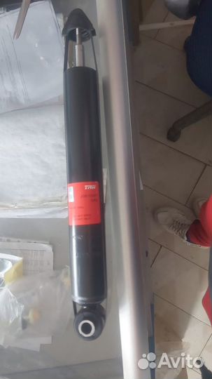 Амортизатор задний Volvo XC60 TRW