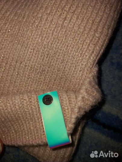 Женская шапка в отличном состоянии