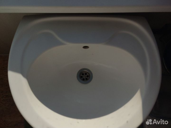 Раковина с пьедесталом