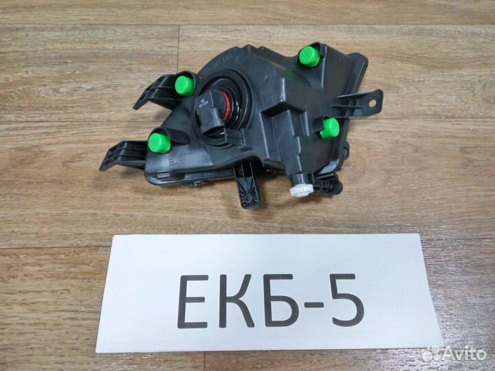 Фара птф Volkswagen Jetta 6 2010