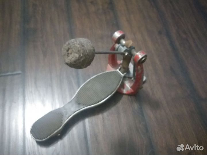 Педаль для бас барабана