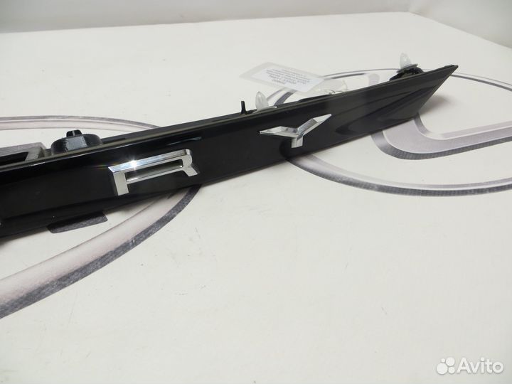 Накладка крышки багажника Toyota Camry V70