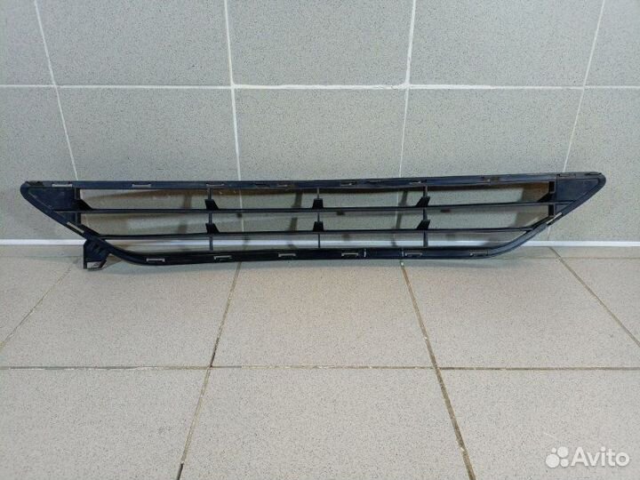 Решетка в бампер центральная Nissan X-Trail T32