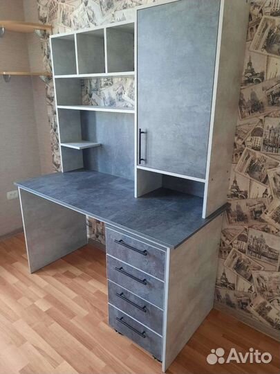 Компьютерный стол и комод