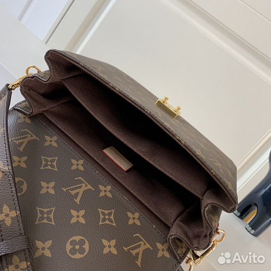 Louis Vuitton Pochette Metis Monogram в разных рас