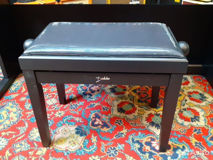 Банкетка для фортепиано