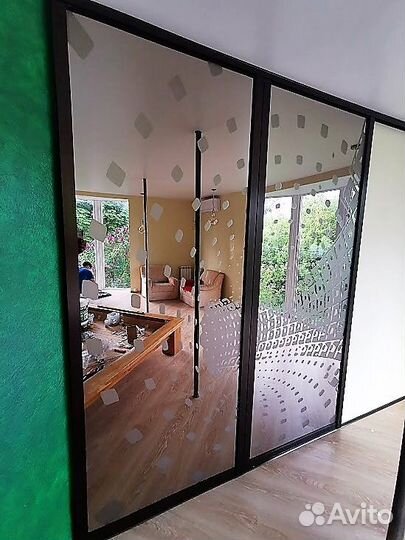 Двери купе с рисунком на бронзовом зеркале № 4038