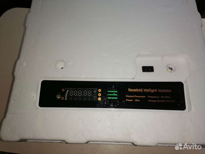 Инкубатор автоматический на 63 яйца