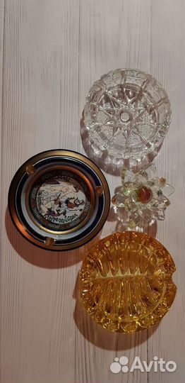 Пепельницы разные, цветок Чехия