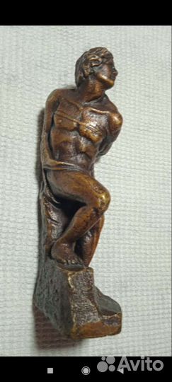 Старинная бронзовая статуэтка