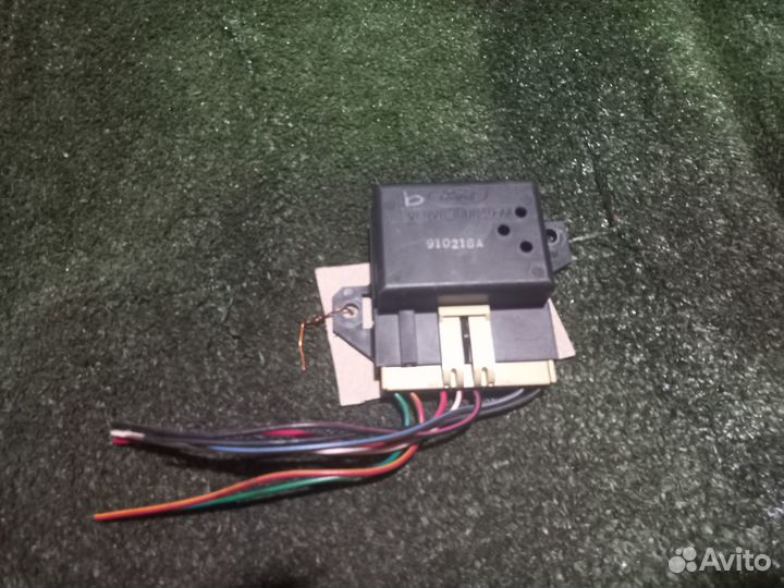 Блок электронный E9VB-10D840-AA Ford Taurus 1 пок