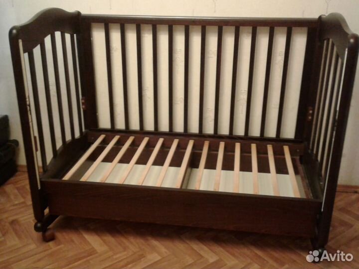 Кроватка детская (Гандылян Ванечка) Цвет Махагон