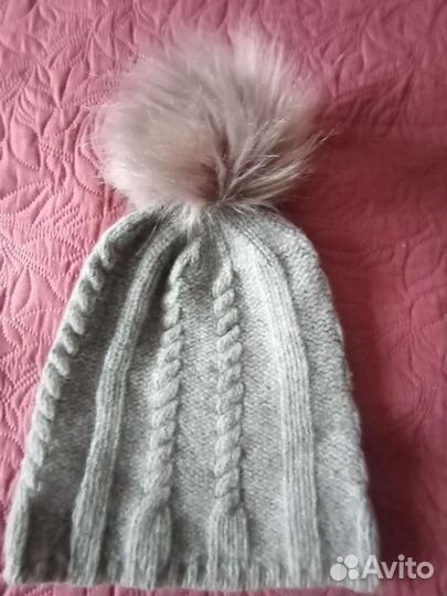Шапка зимняя женская с бомбоном