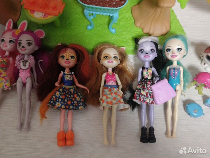 Дом и куклы энчантималс