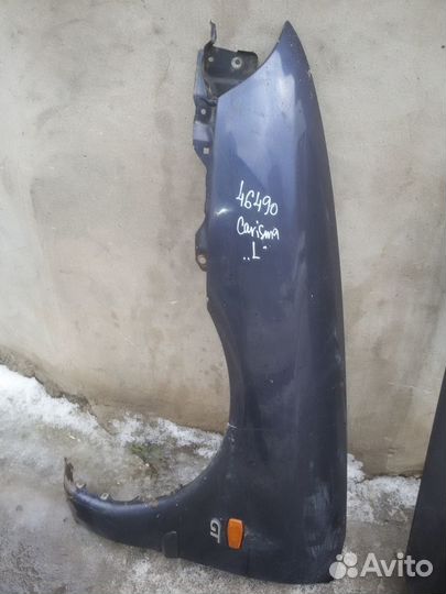 Крыло переднее Mitsubishi Carisma дорестайлинг