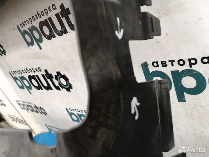 Воздуховод радиатора сpla8C464A Land Rover